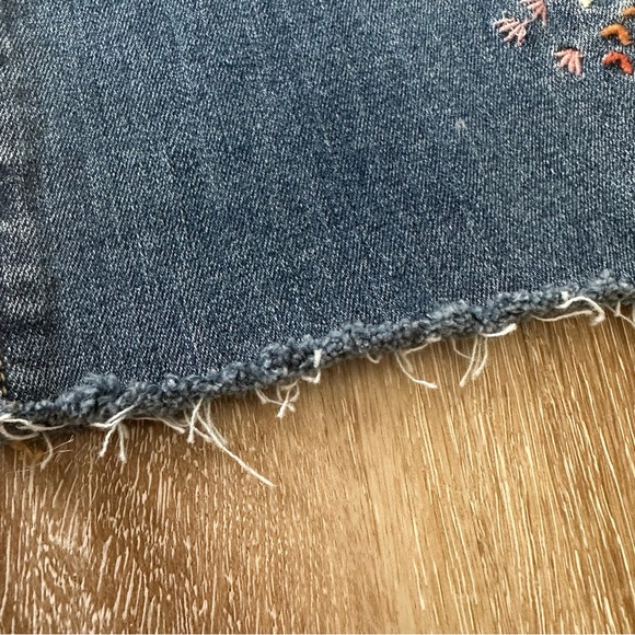 Driftwood Kelly Embroidered Jeans, pre-loved Size 27 with custom cut hem - Picture 7 of 12